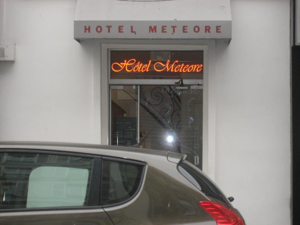 Hotel Meteore Paris Bagian luar foto